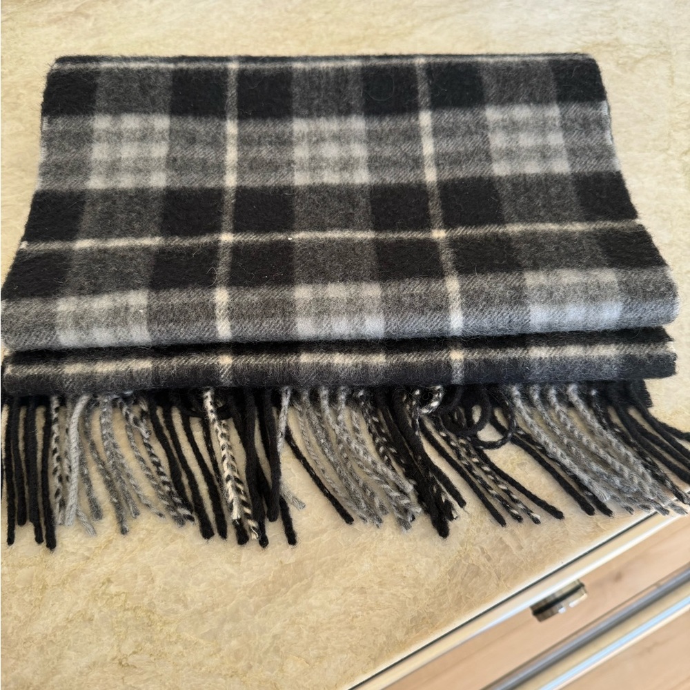 Men’s Cashmere Check Burberry Scarf - Picture 5 of 5